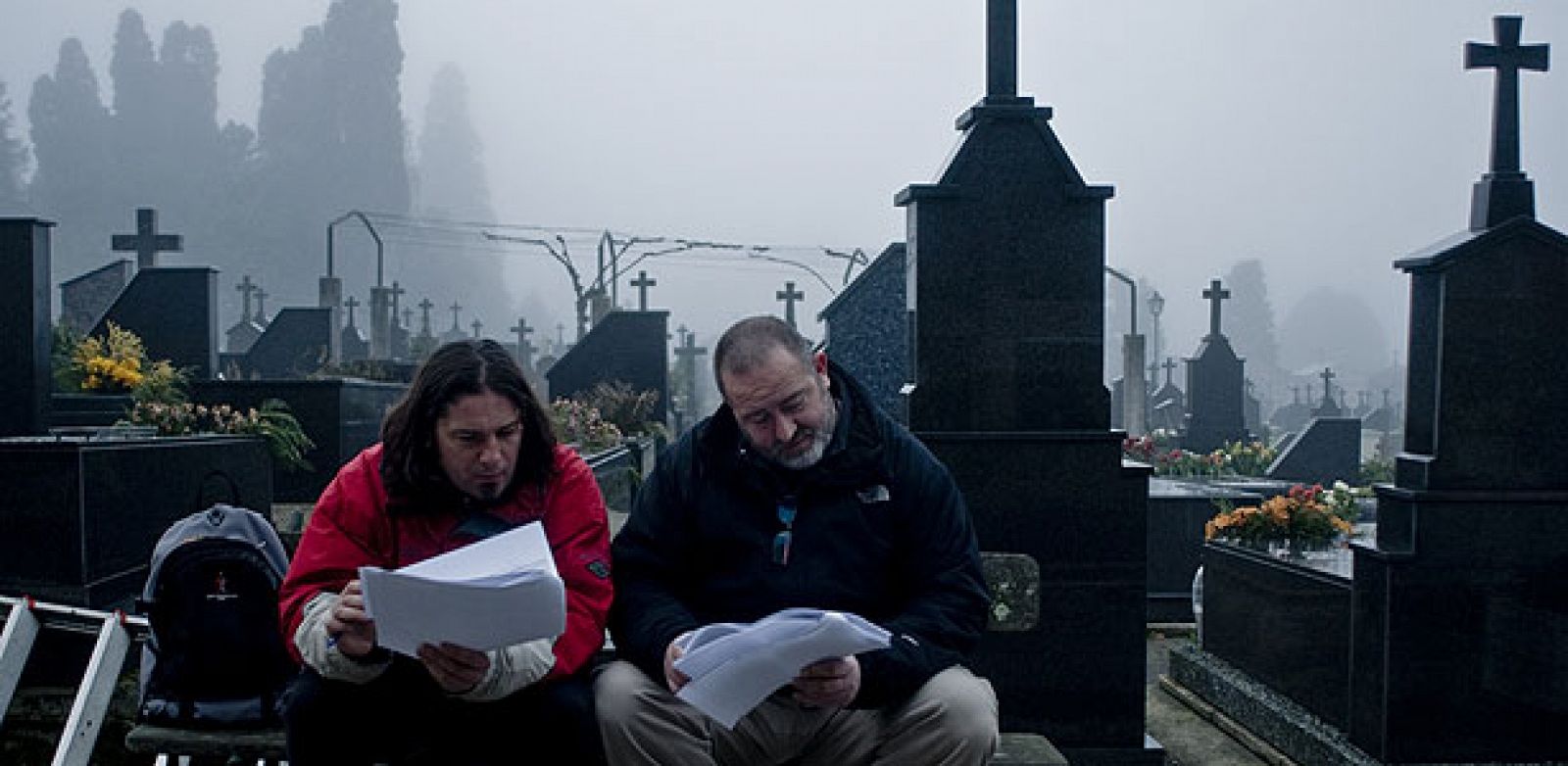 Juan Martínez Moreno y Sergio repasando el guión