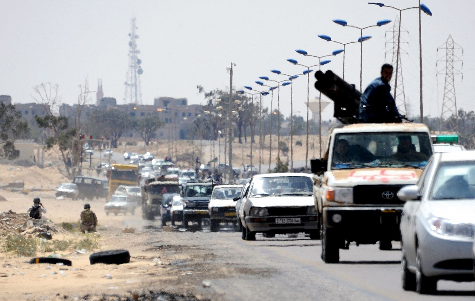 SOLDADOS REBELDES LIBIOS EN AJDABIYA