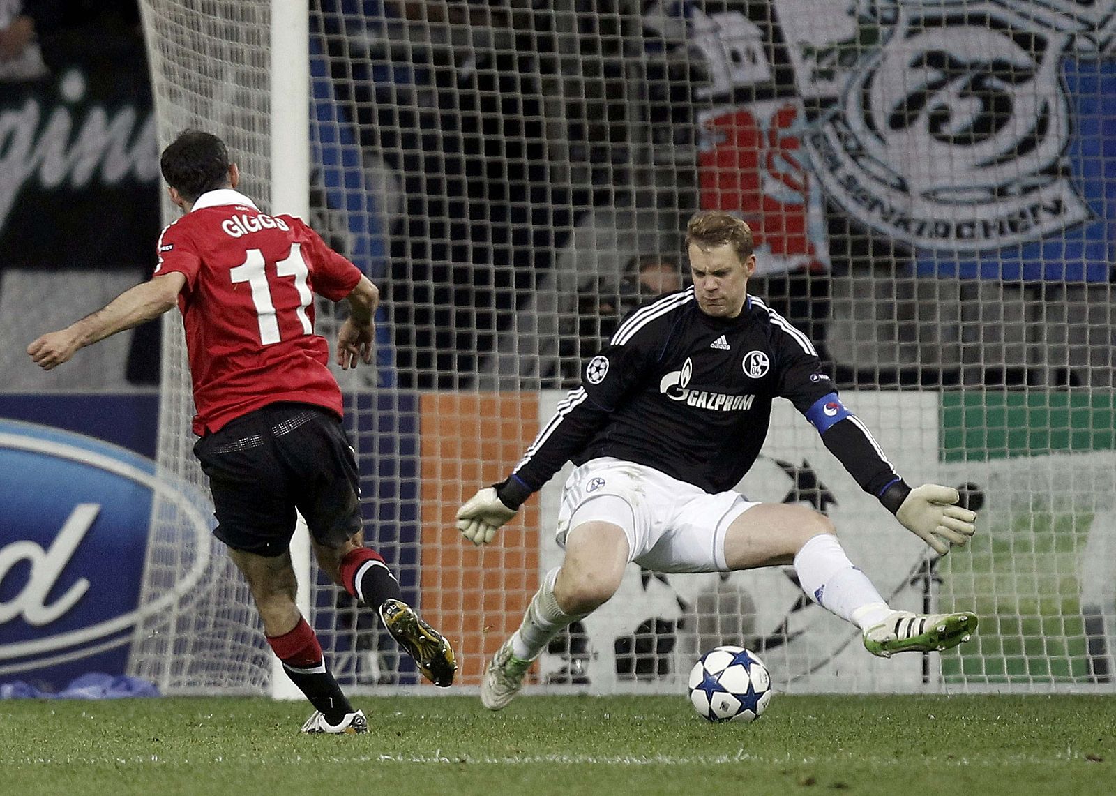 Giggs of Manchester United scores a goal during their Champions League semi-final first leg soccer match against Schalke 04 in Gelsenkirchen