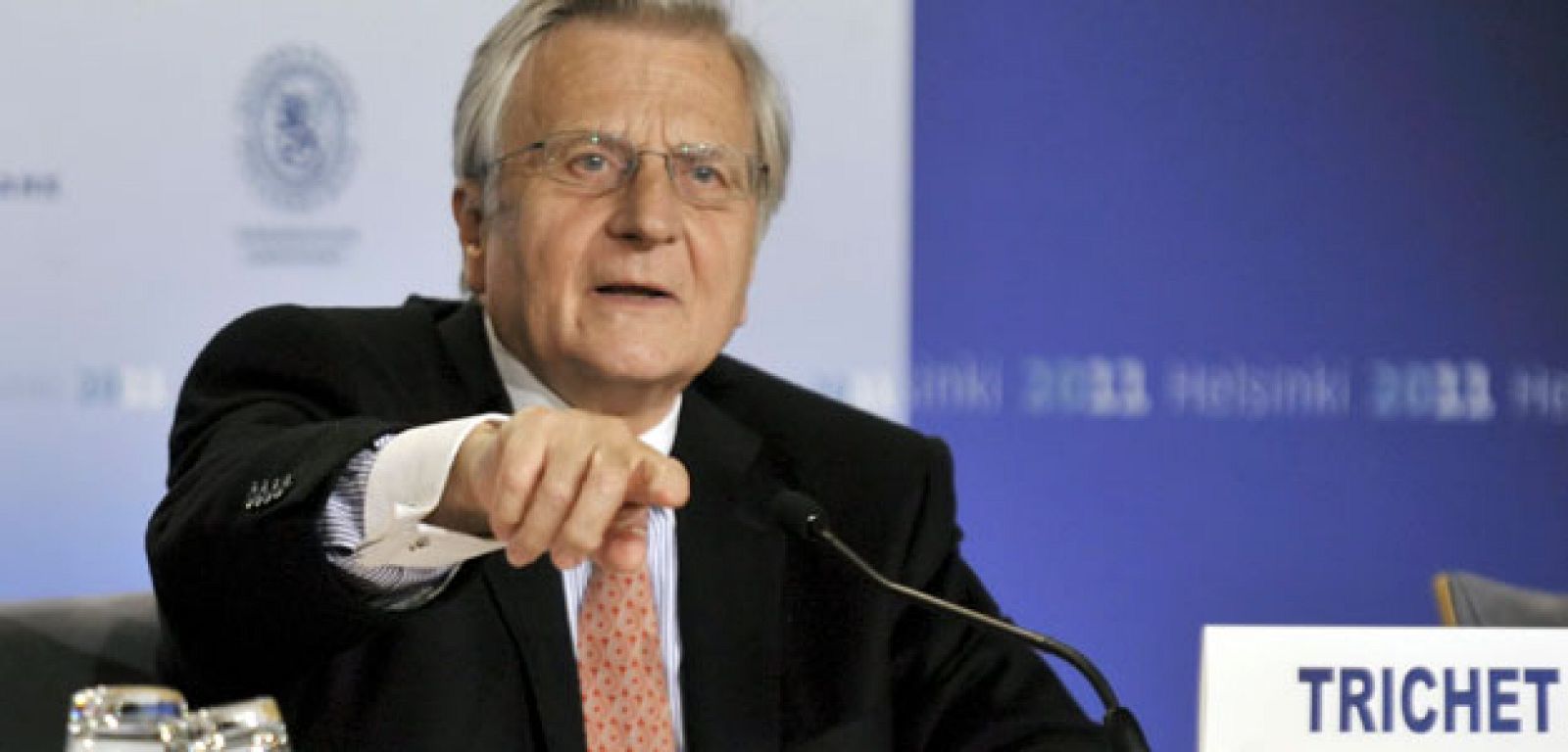 Trichet advierte de persistentes riesgos inflacionistas, pero el BCE mantiene los tipos en el 1,25%