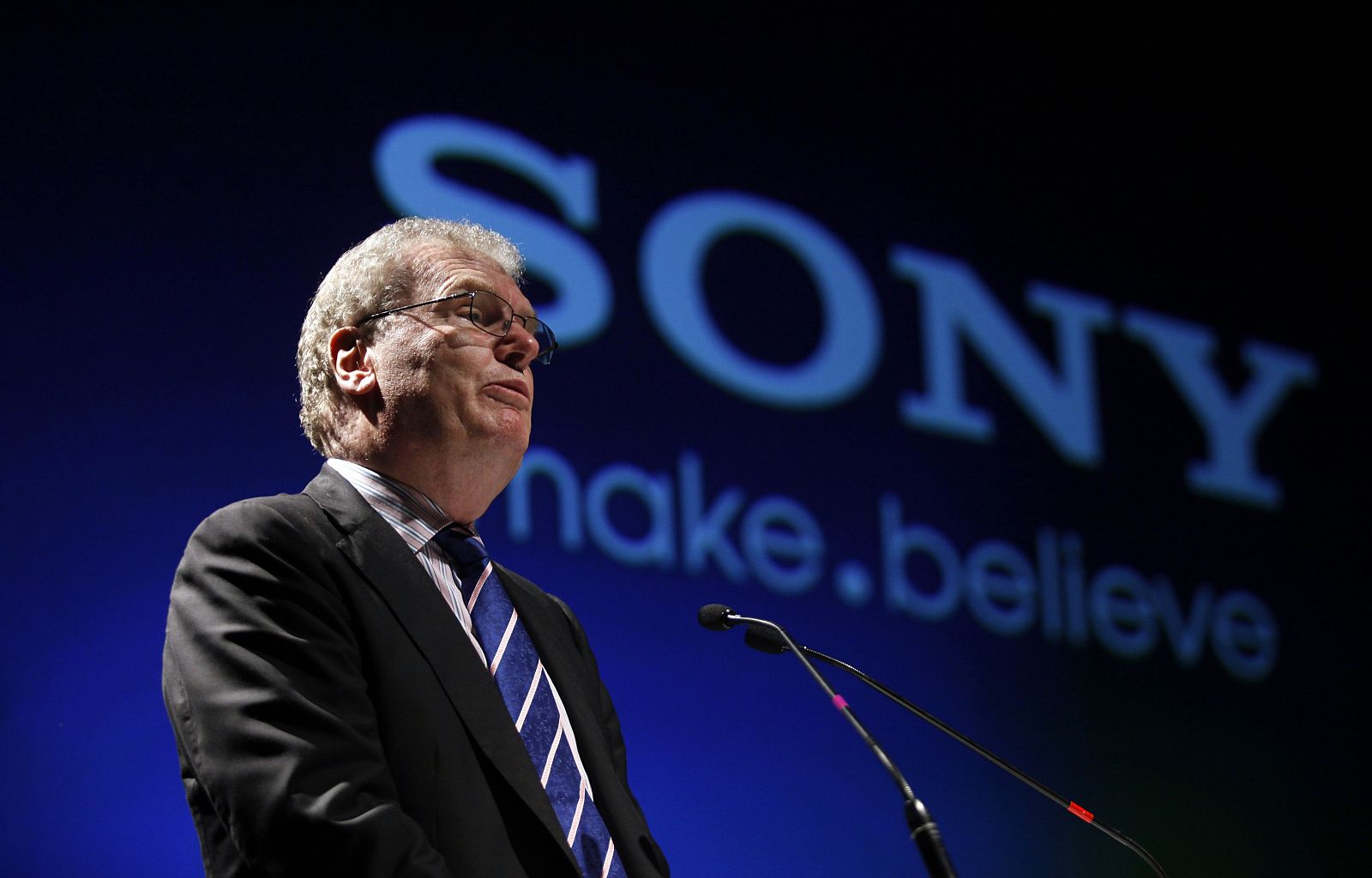 Howard Stringer, presidente de Sony, ha pedido disculpas a los afectados por los ataques contra su compañía