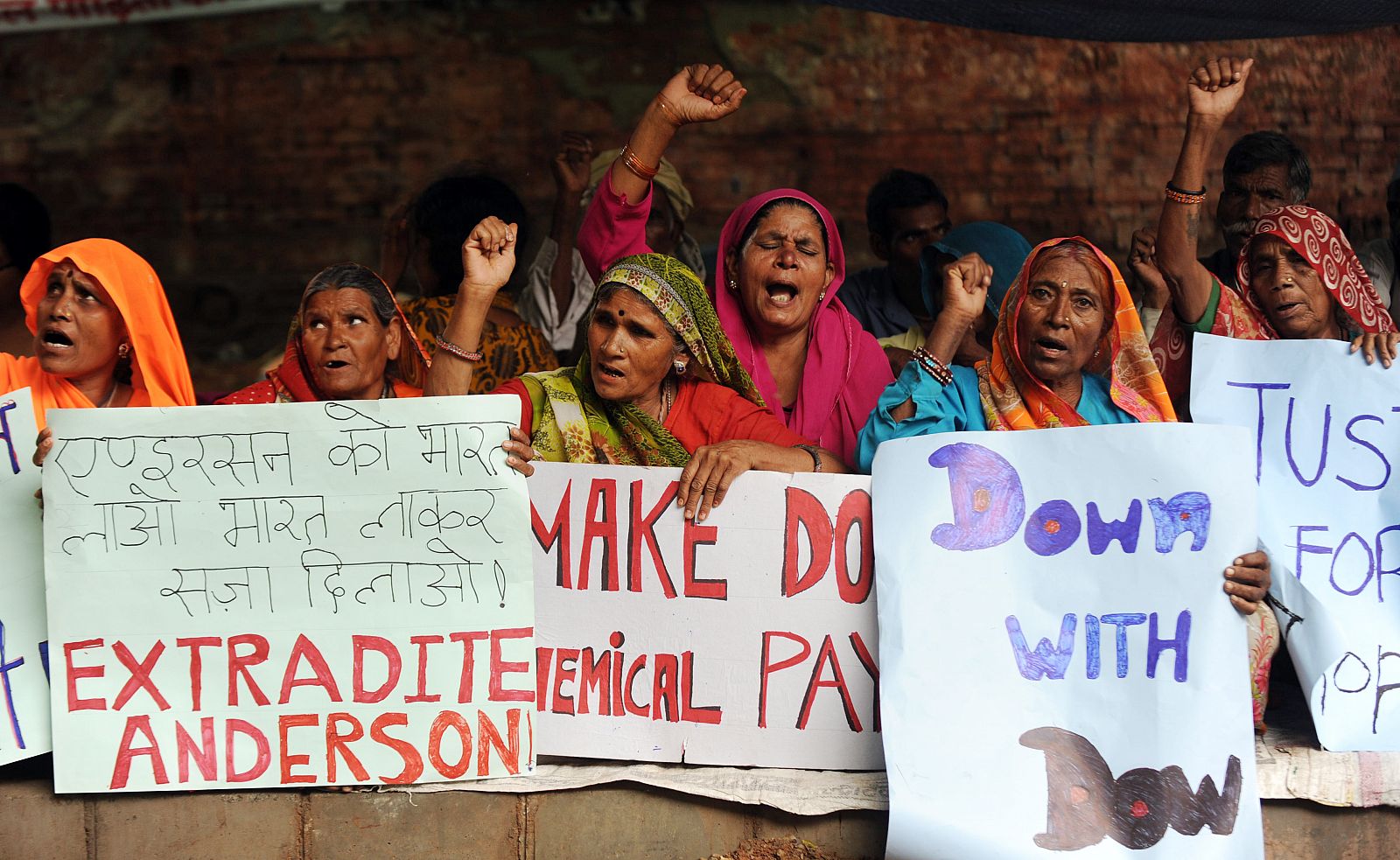 Las víctimas de Bhopal llevan 25 años pidiendo justicia por el peor desastre industrial de la historia.