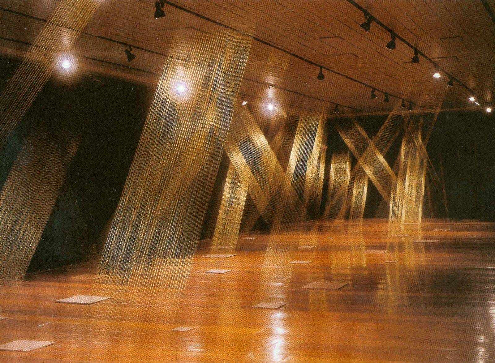 Una de las obras de Lygia Pape, 'Ttéia Quadeada' (1076-2002), del Paço Imperial de Río de Janeiro, que puede verse en el Reina Sofía.