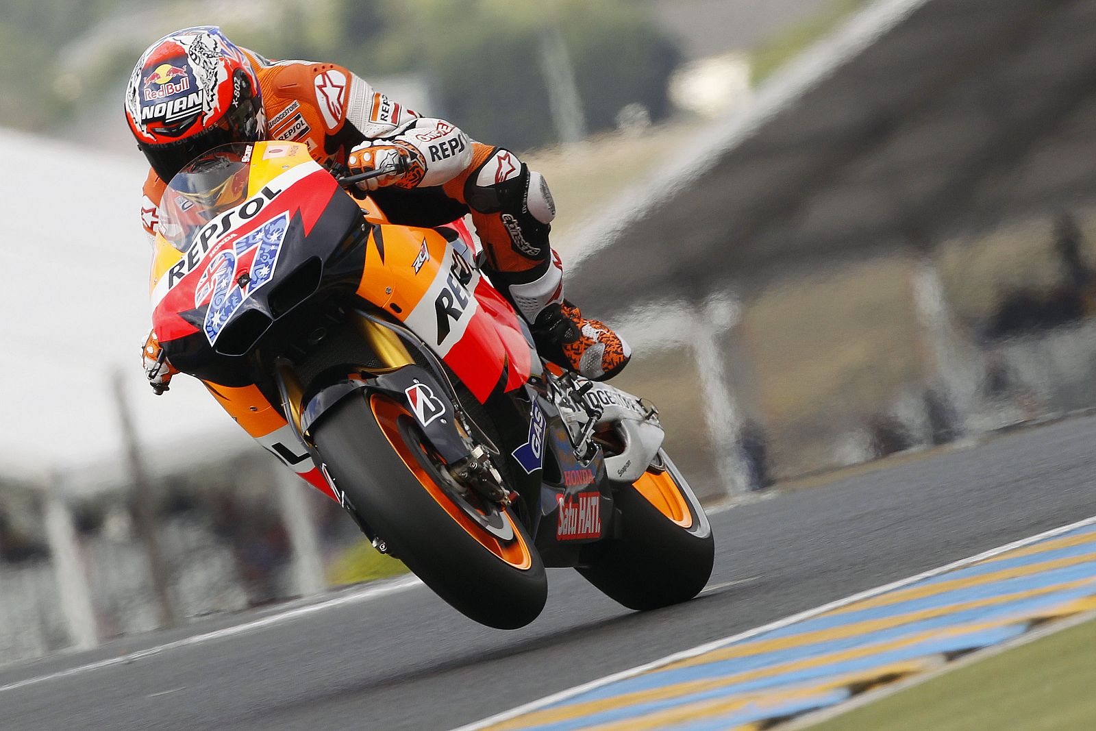 Casey Stoner volvió a marcar el mejor tiempo.