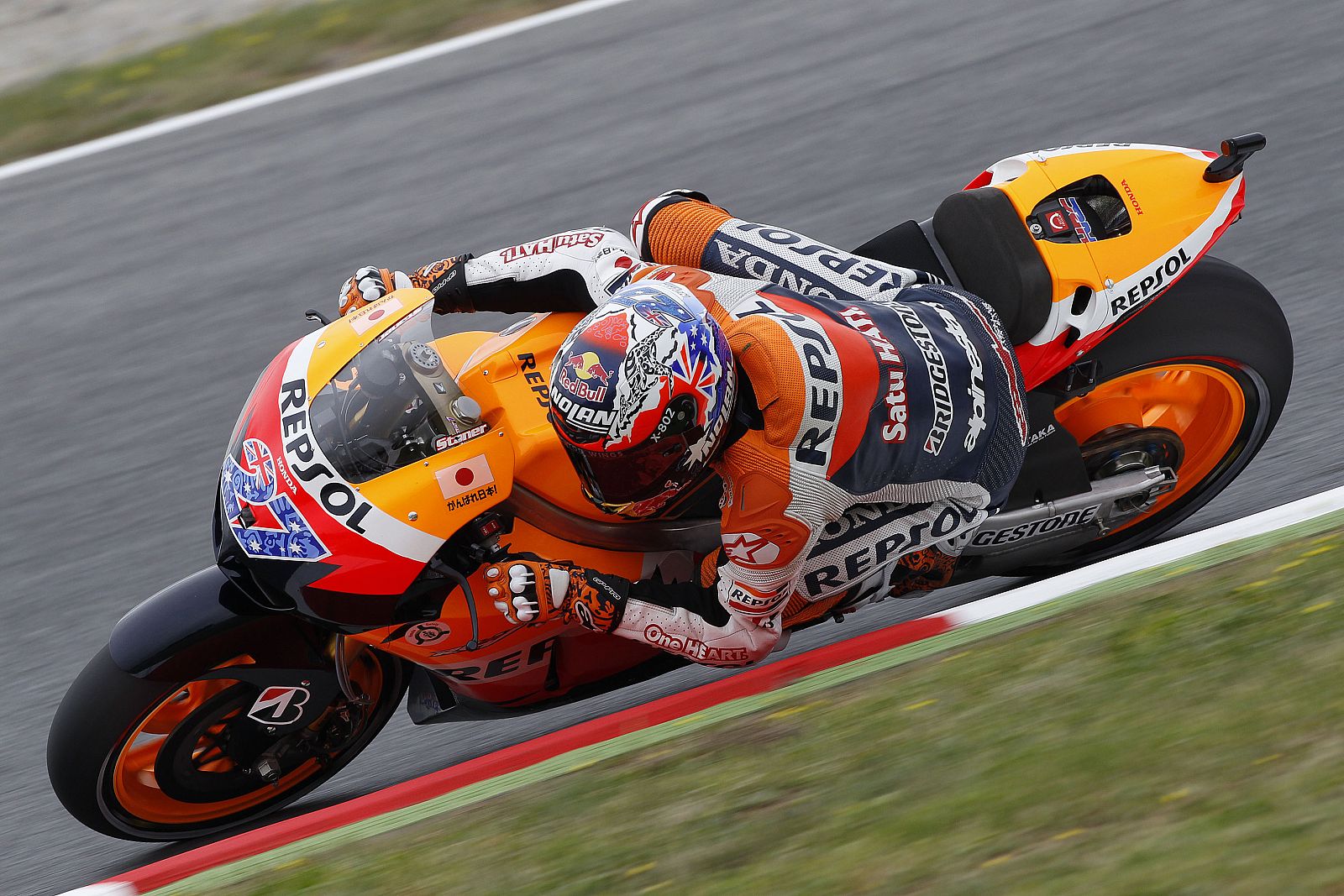 Casey Stoner va camino de reinar en Cataluña.