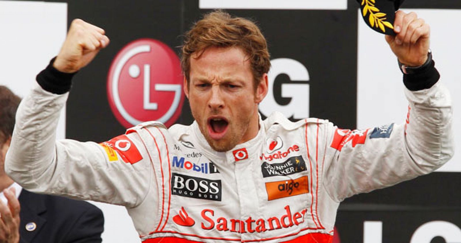 El piloto británico Jenson Button celebra su victoria en el GP de Canadá.