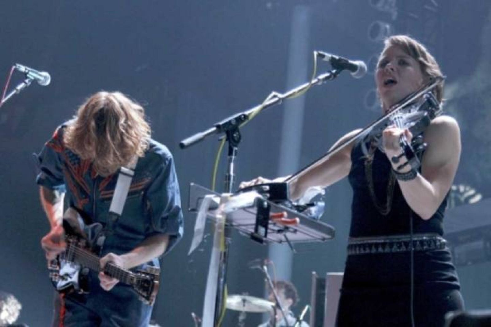 El grupo 'Arcade Fire' en uno de sus conciertos.