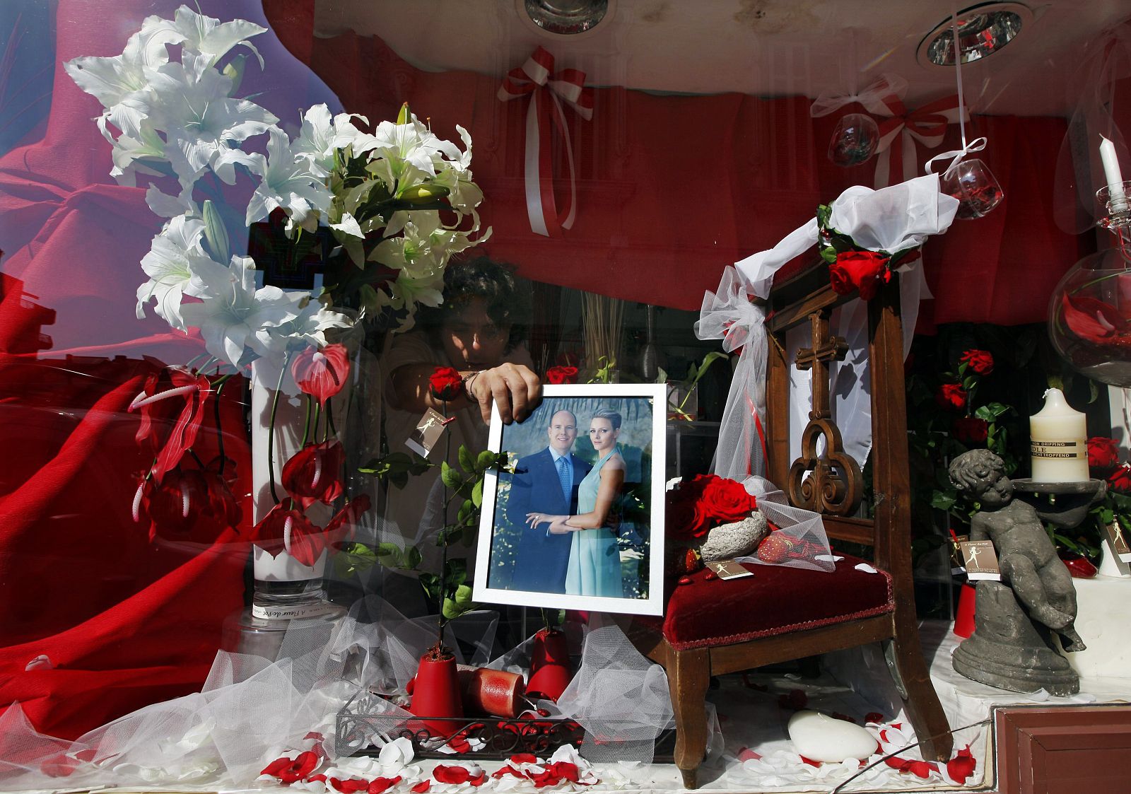 Montecarlo, engalanada para acoger la boda entre Alberto de Mónaco y Charlene Wittstock.