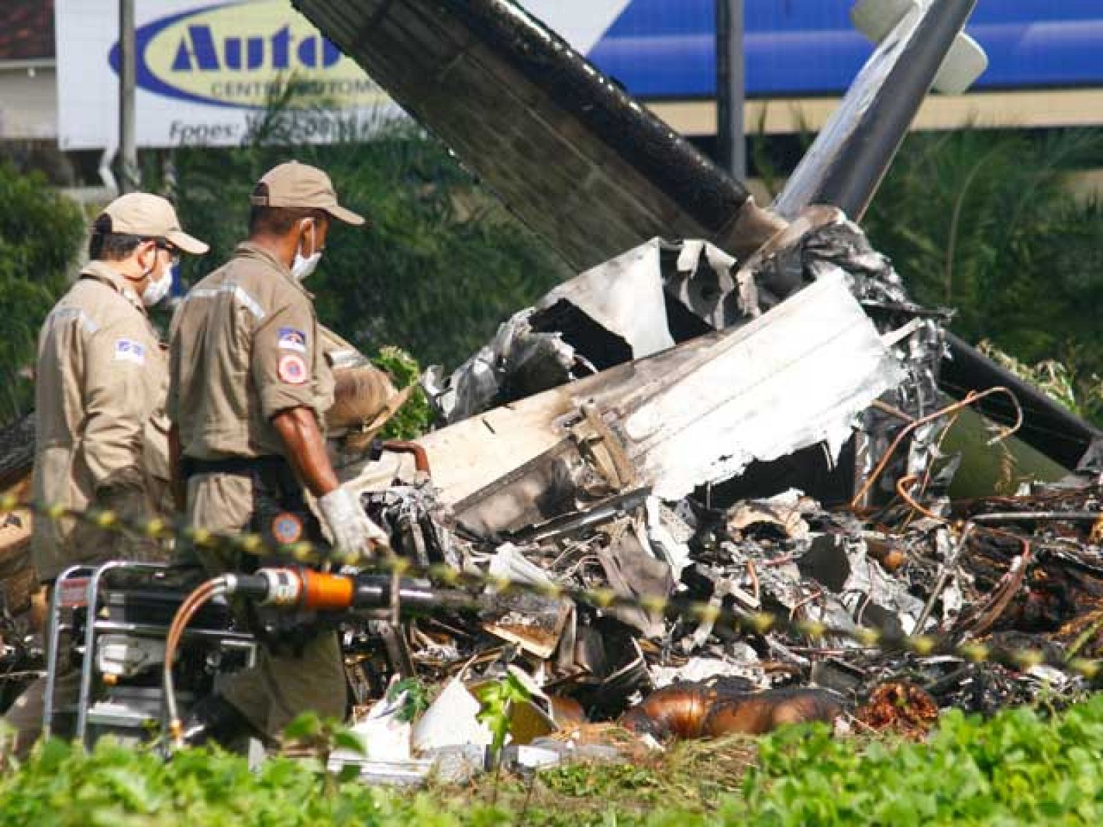 Dieciséis muertos al estrellarse un pequeño avión en el nordeste brasileño