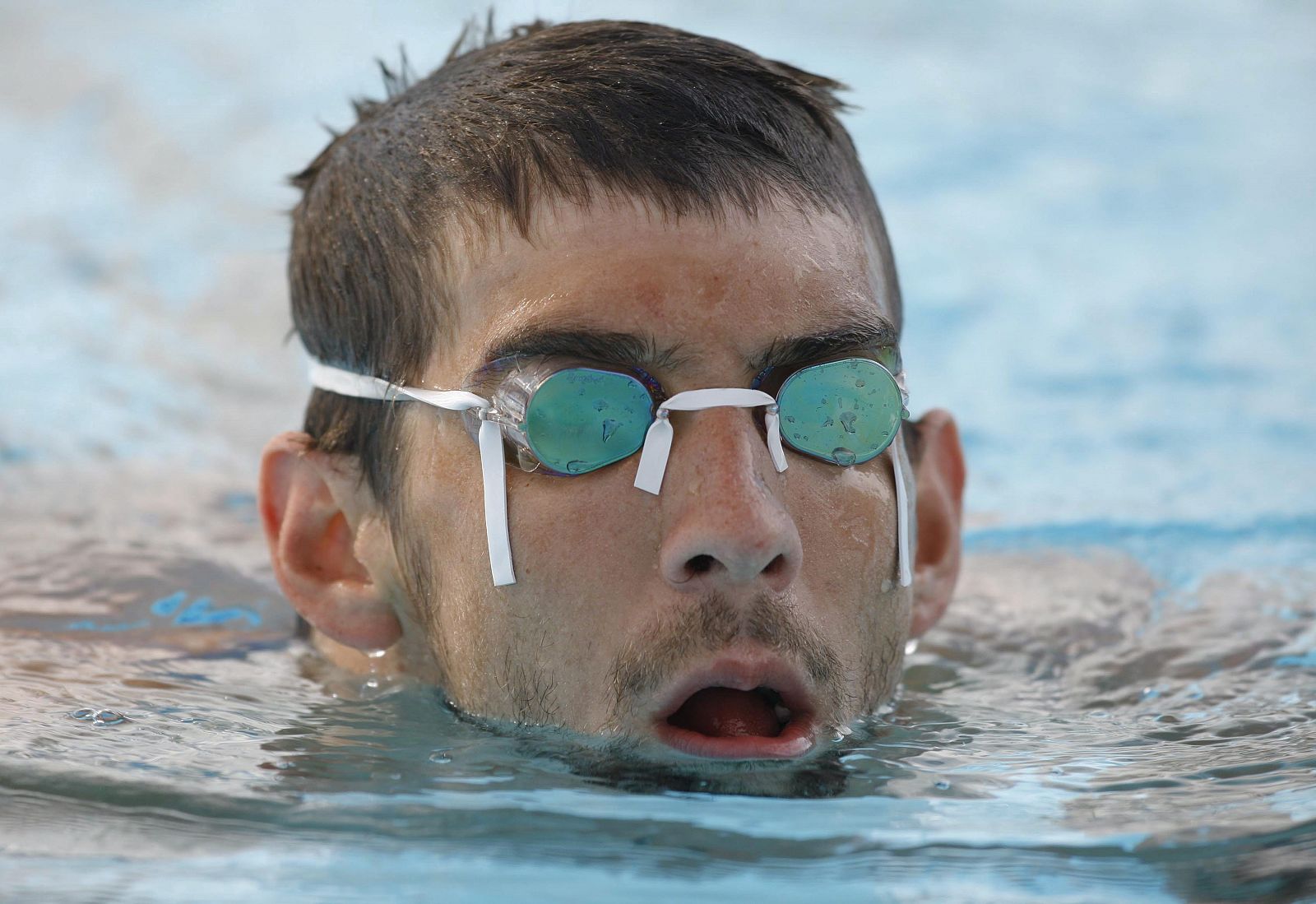 Michael Phelps advierte que no puede aguantar perder