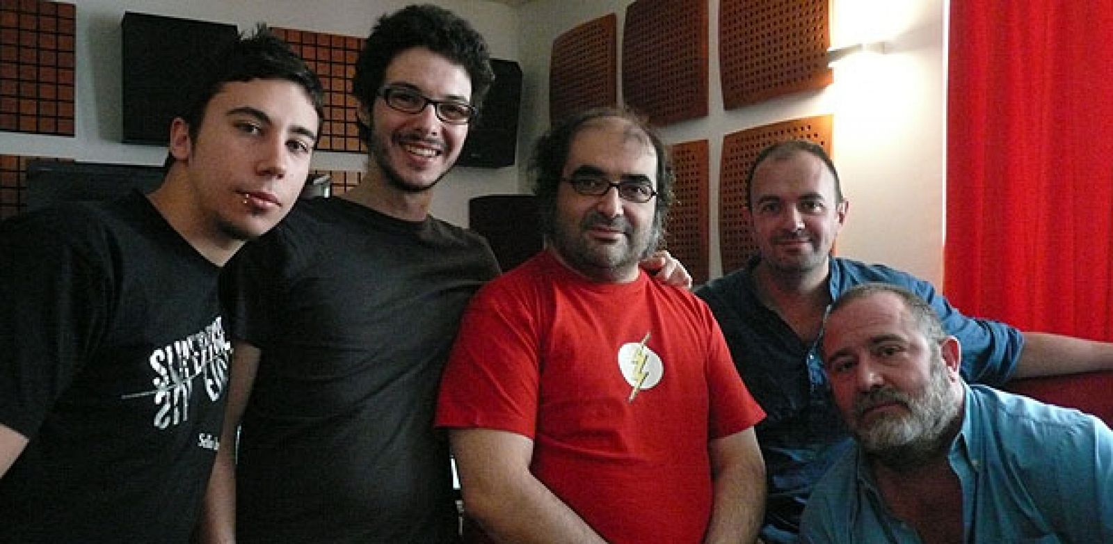 Juan Martínez Moreno y el equipo de postproducción de sonido de La Bocina