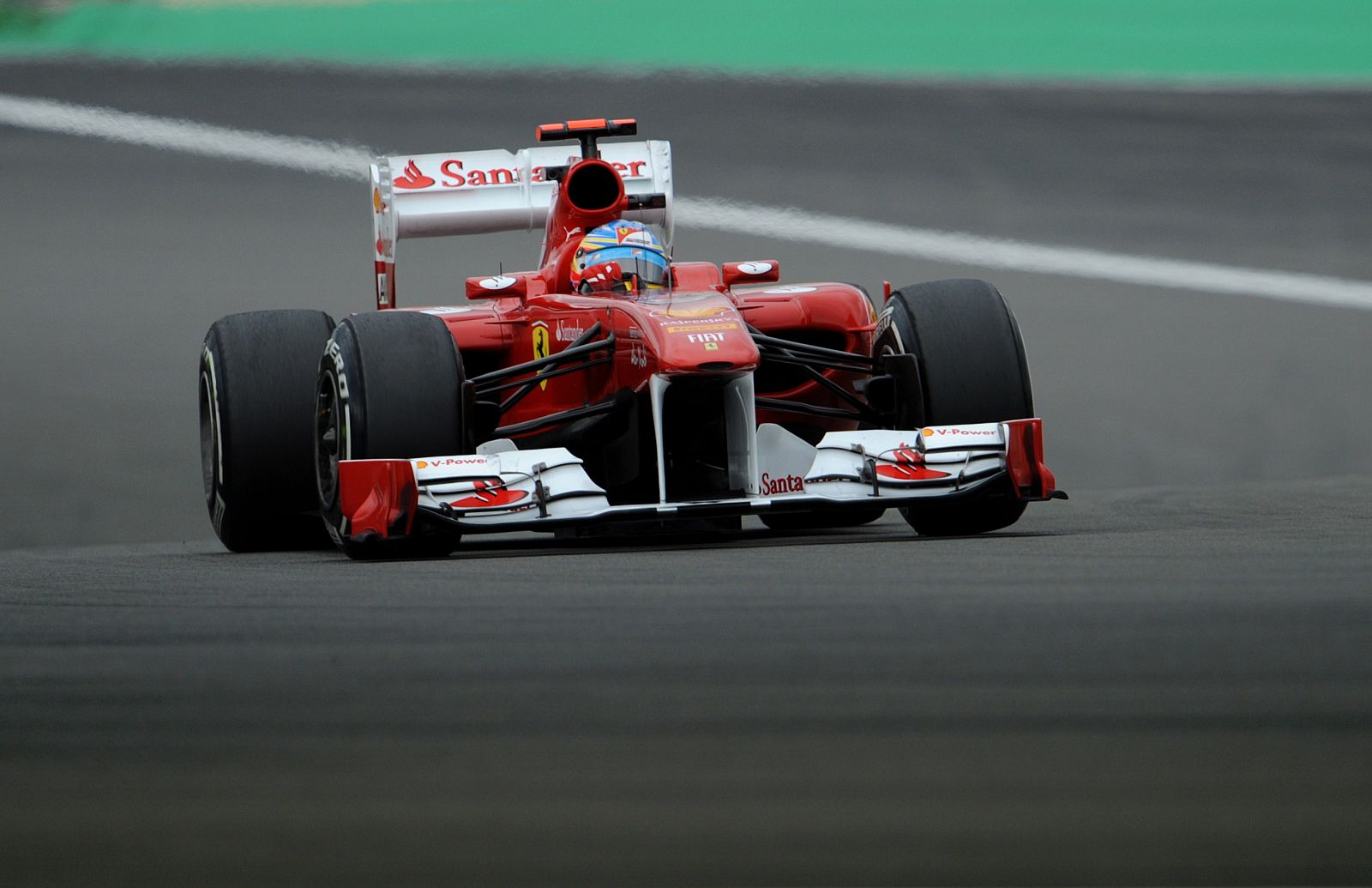 Fernando Alonso durante la sesión de los primeros entrenamientos libres.