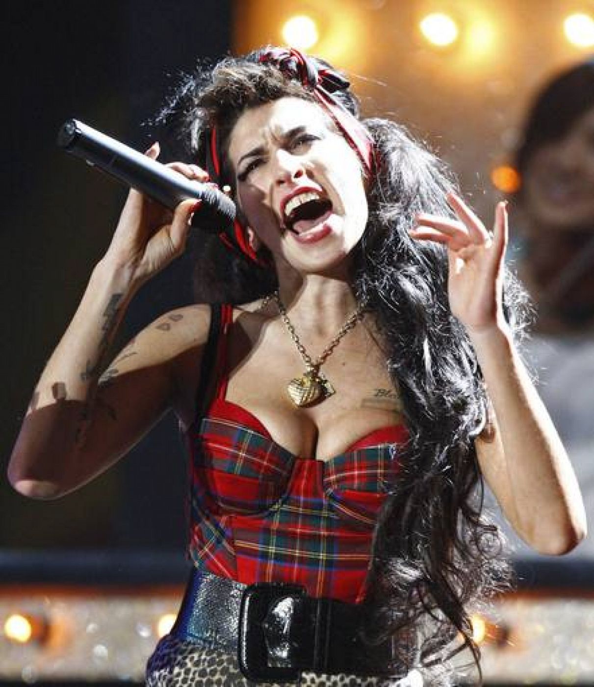 Diez años sin Amy Winehouse: el mito, el desastre y la locura ?w=1600&i=1311443389001