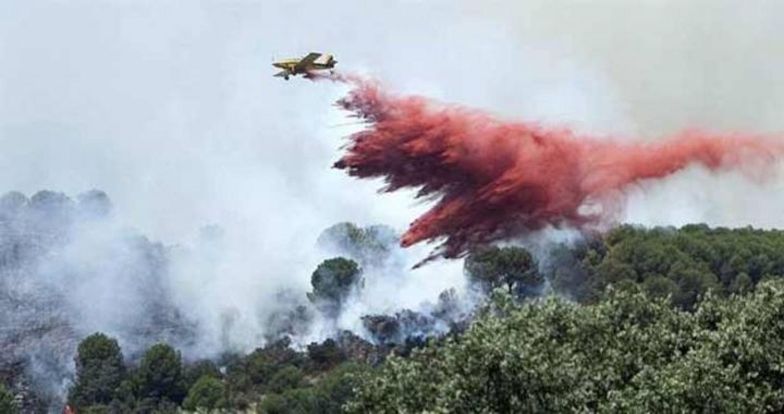 Labores de extinción del incendio en Villaviciosa de Córdoba del pasado viernes 22 de julio.