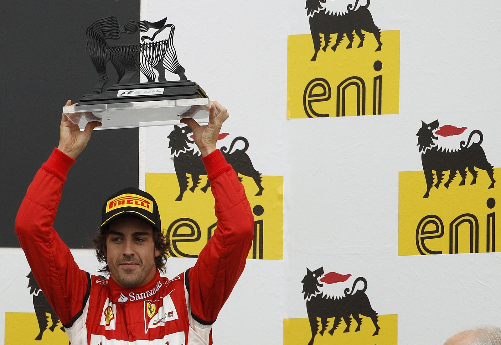 Fernando Alonso celebra su tercer puesto en Hungaroring,