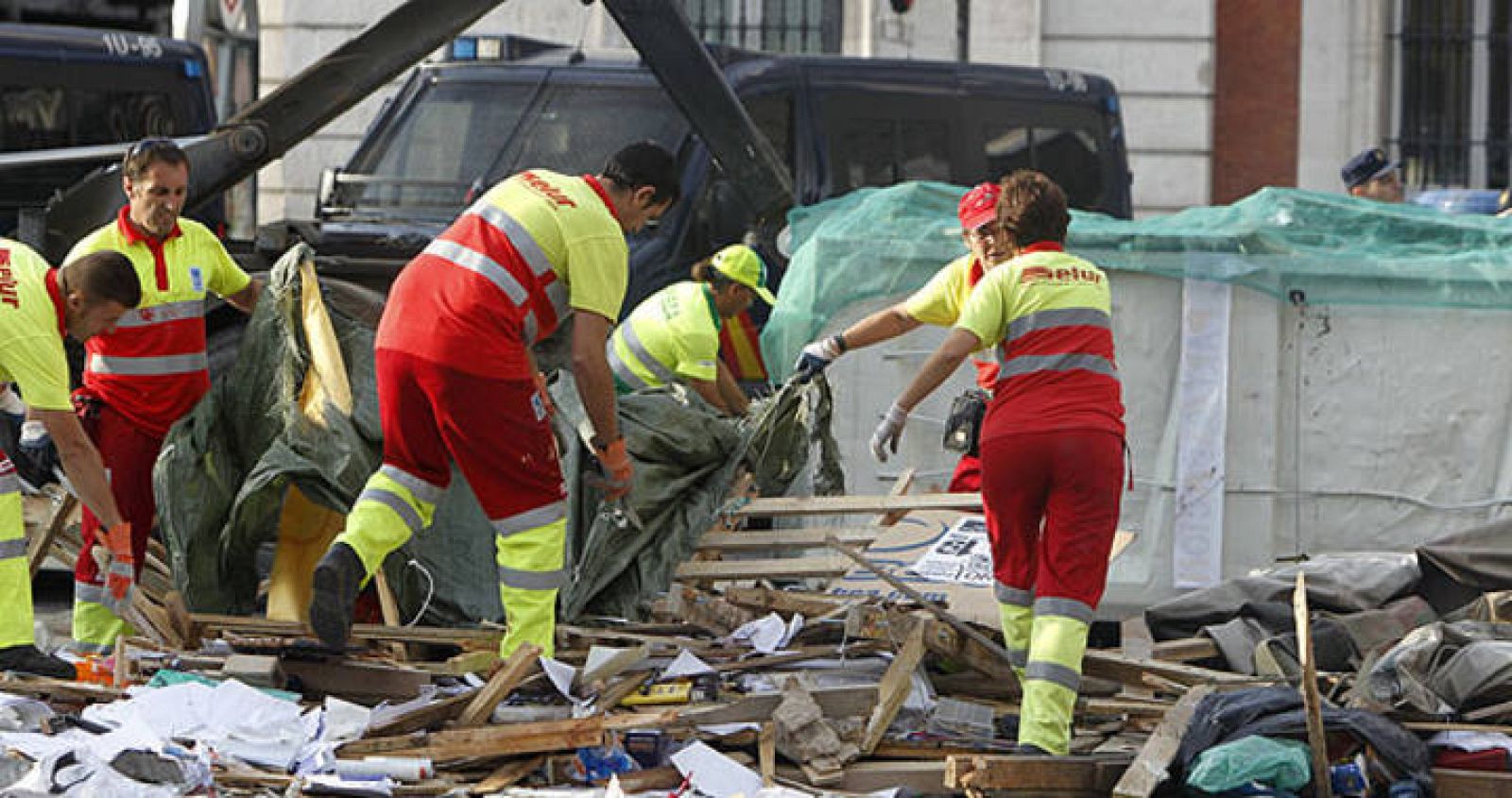  Acampada Sol critica al "Estado represor" por el  desolojo y reclaman el material intervenido en el desalojo