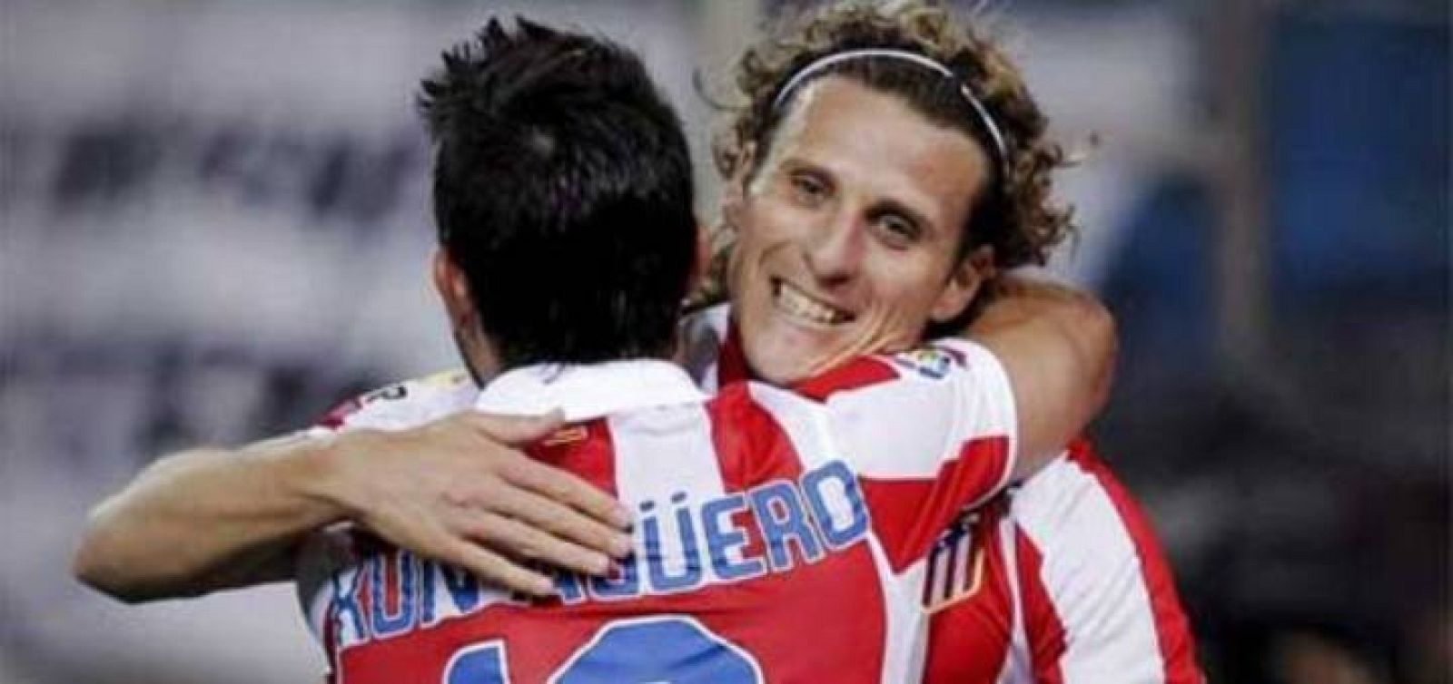 Los delanteros que tantas noches de gloria ha dado al Vicente Calderón, Agüero y Forlán, no seguirán de rojiblanco