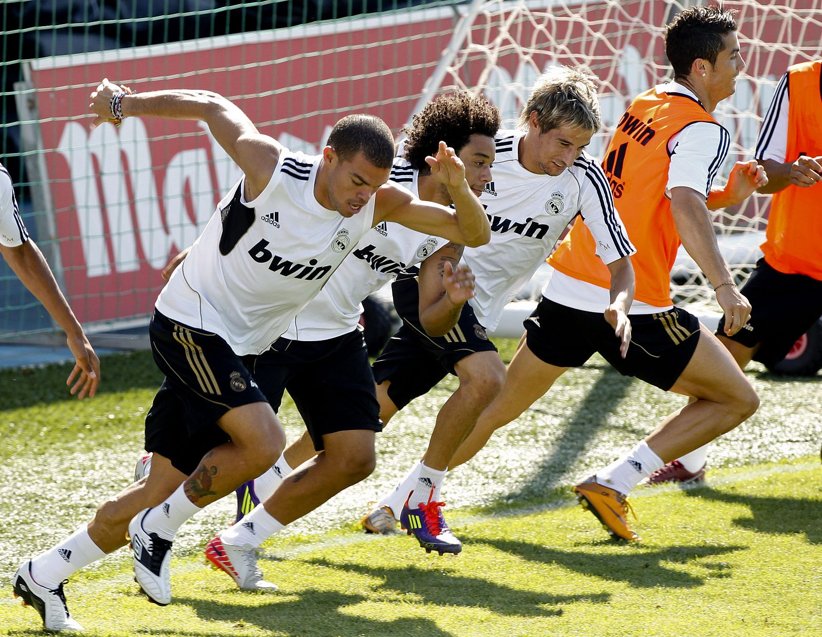 El Real Madrid va a por todas a La Romareda en la segunda temporada de Mourinho como técnico.