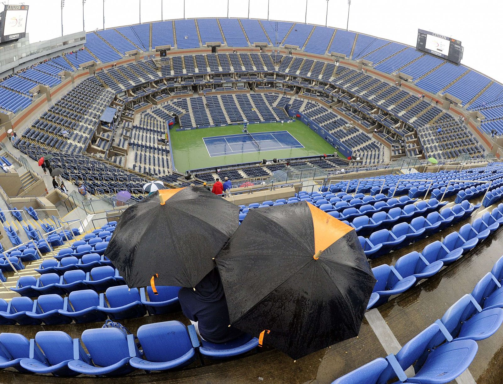 La lluvia ha suspendido la novena jornada en el US Open 2011.