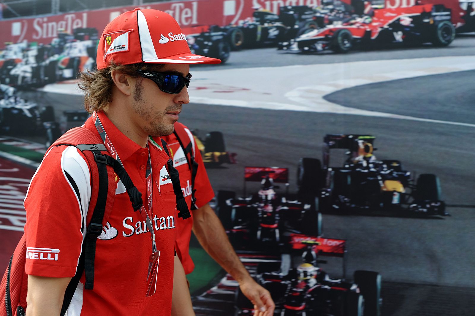 Fernando Alonso, piloto de Ferrari, en el paddock de Singapur.