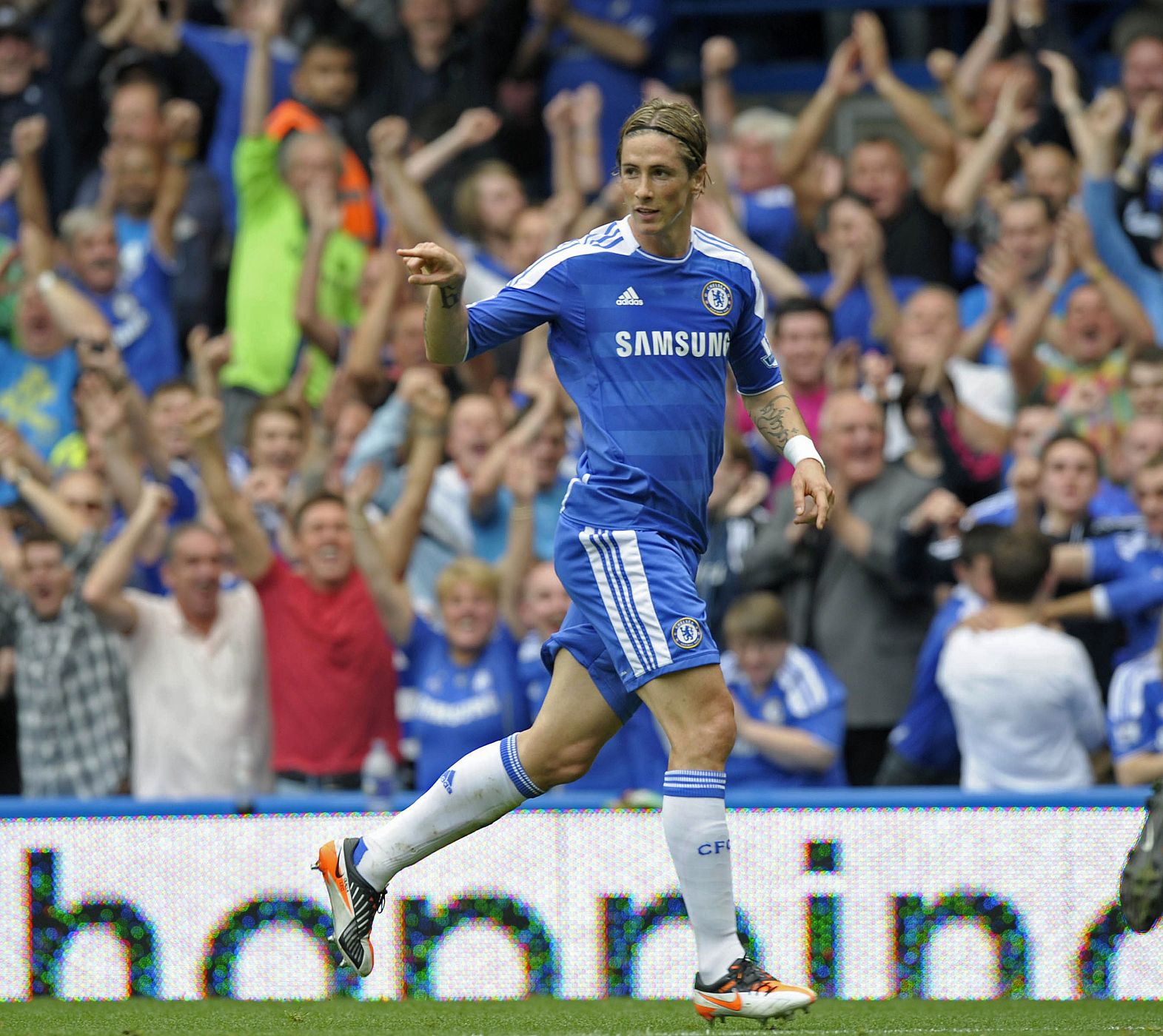 Torres celebra su gol ante el Swansea