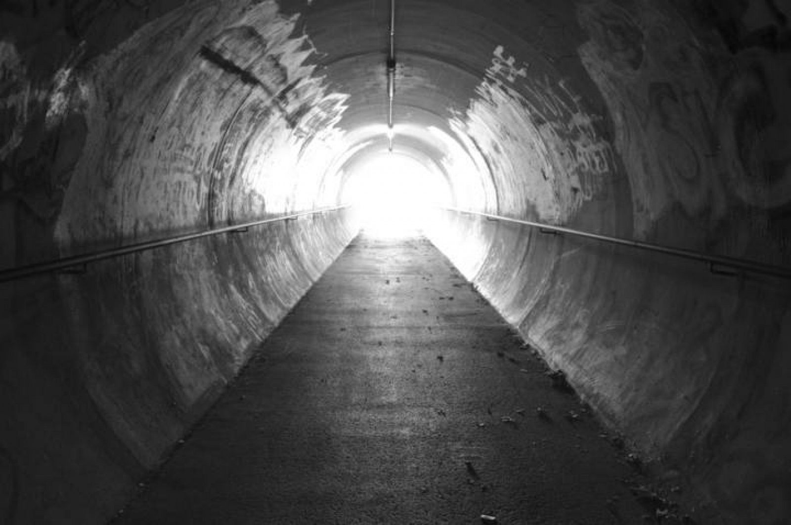 La ciencia explica 'la luz al final del túnel' en las experiencias cercanas  a la muerte 