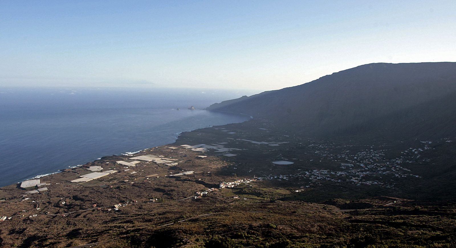 El Hierro se ha abombado 3,5 centímetros en tres meses