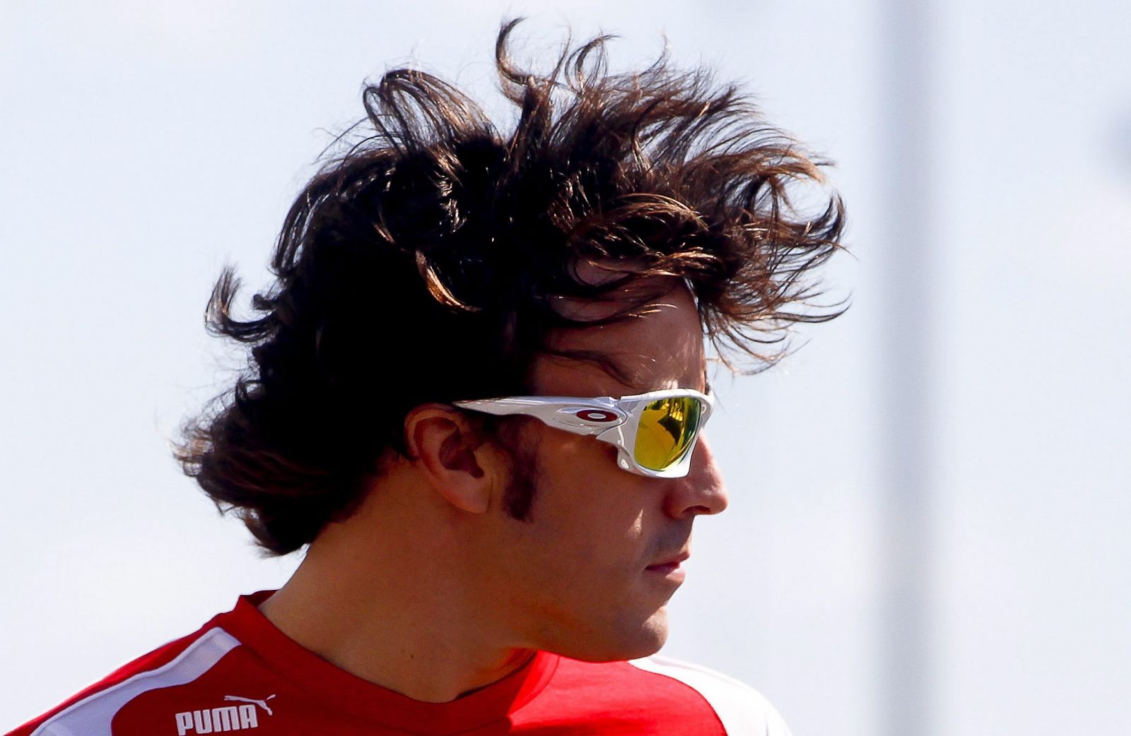 El piloto español de Fórmula Uno Fernando Alonso, de Ferrari, en el 'paddock' del circuito de Suzuka.