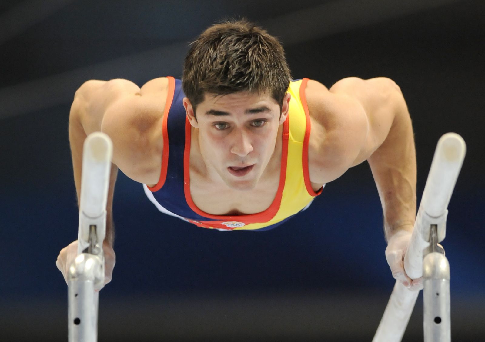 El gimnasta español Javier Gomez durante un ejercicio.