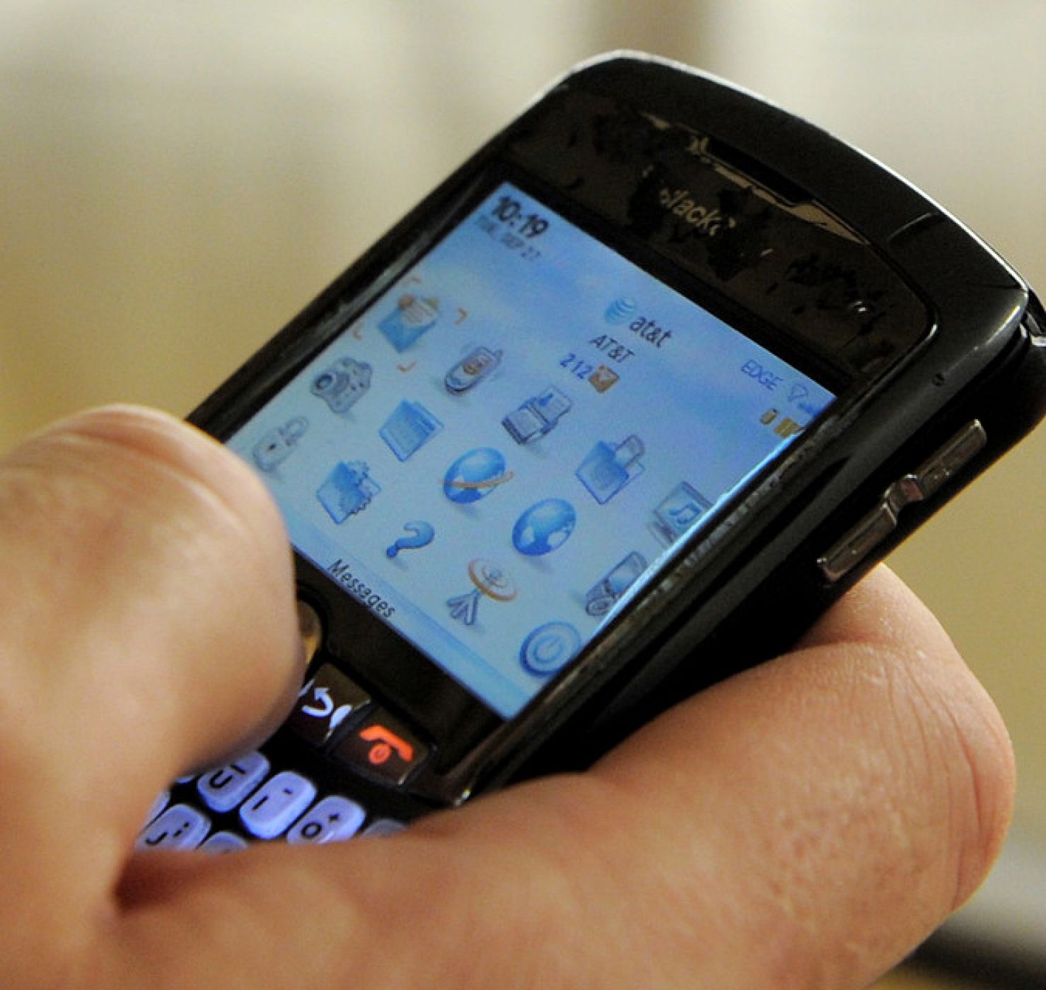 FACUA considera que las indemnizaciones por el 'apagón' de las BlackBerrys son "ridículas"