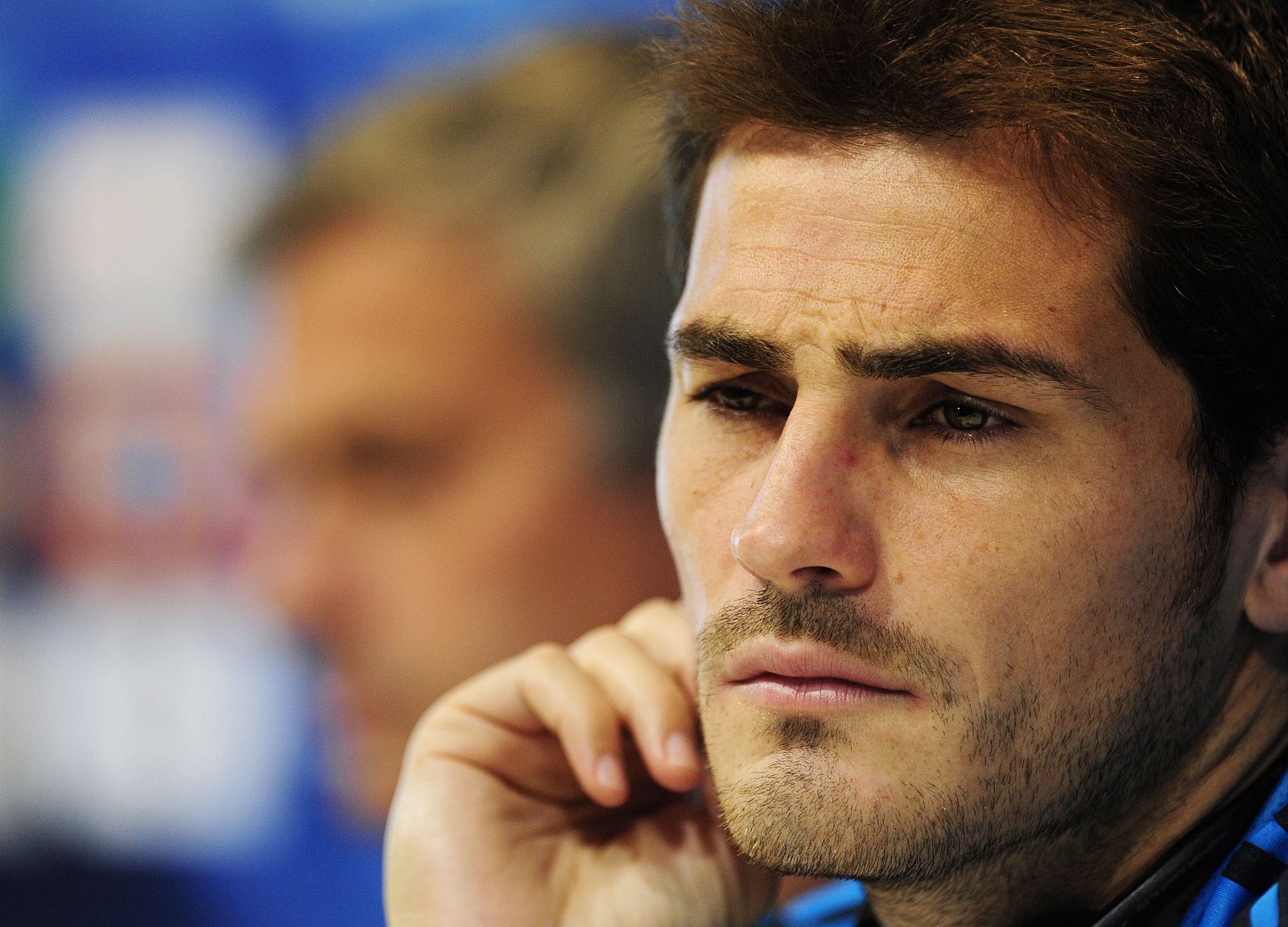 El capitán y portero del Real Madrid, Iker Casillas, durante la rueda de prensa previa al encuentro de Champions frente al Lyon.