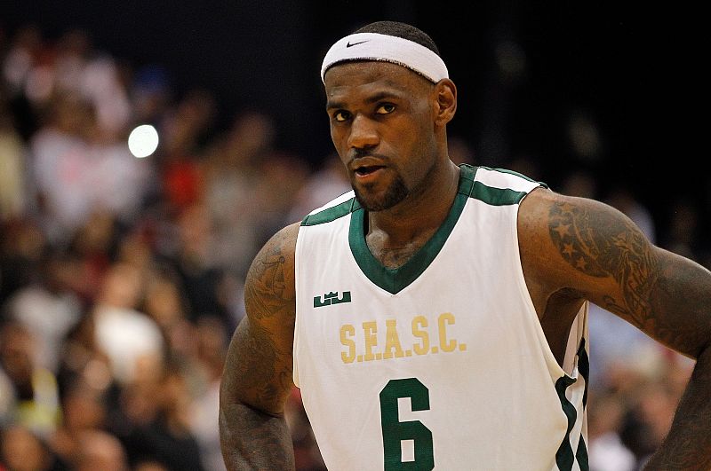 LeBron James no se ha sentido bien con los comentarios de Magic Johnson.