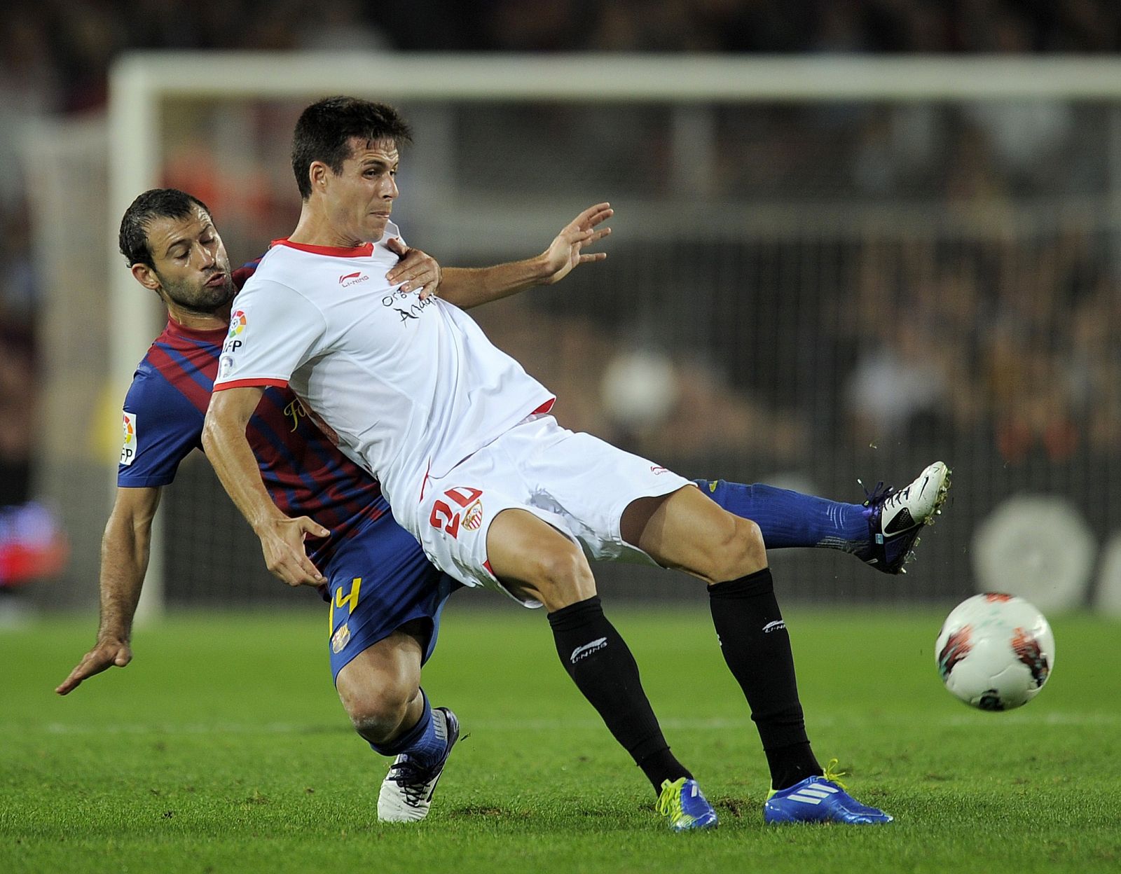 El Sevilla opuso una seria resistencia al Barcelona en el partido de la novena jornada de Liga.