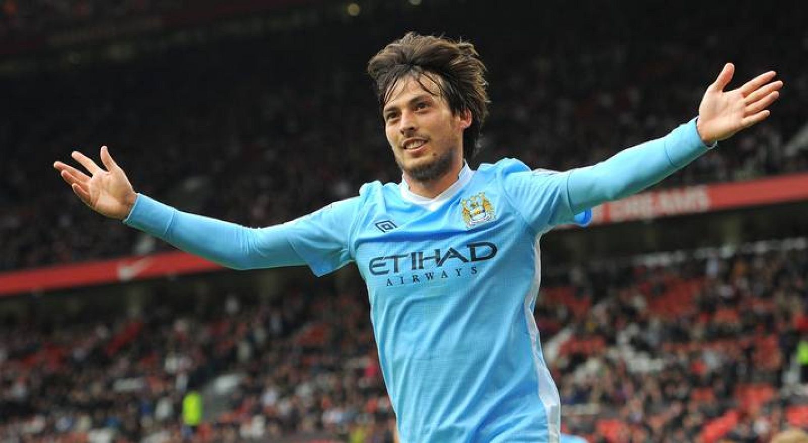 El español David Silva celebra el gol contra el Manchester United.