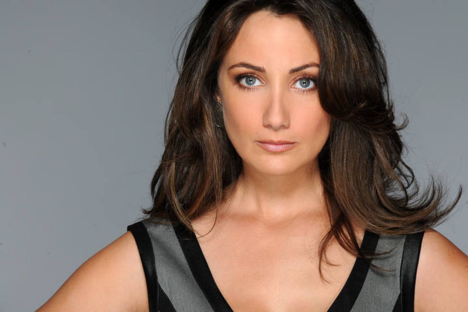 La Casa De Al Lado Telenovela De La 1 Rebeca Arismendi Interpretada Karla Monroig Rtve Es