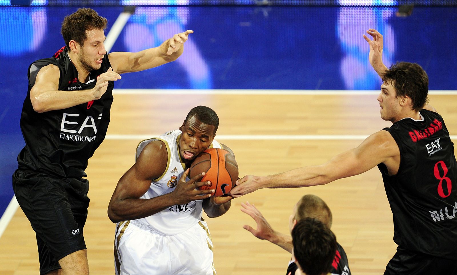 Ibaka, del Real Madrid, que este domingo recibe al Cajasol