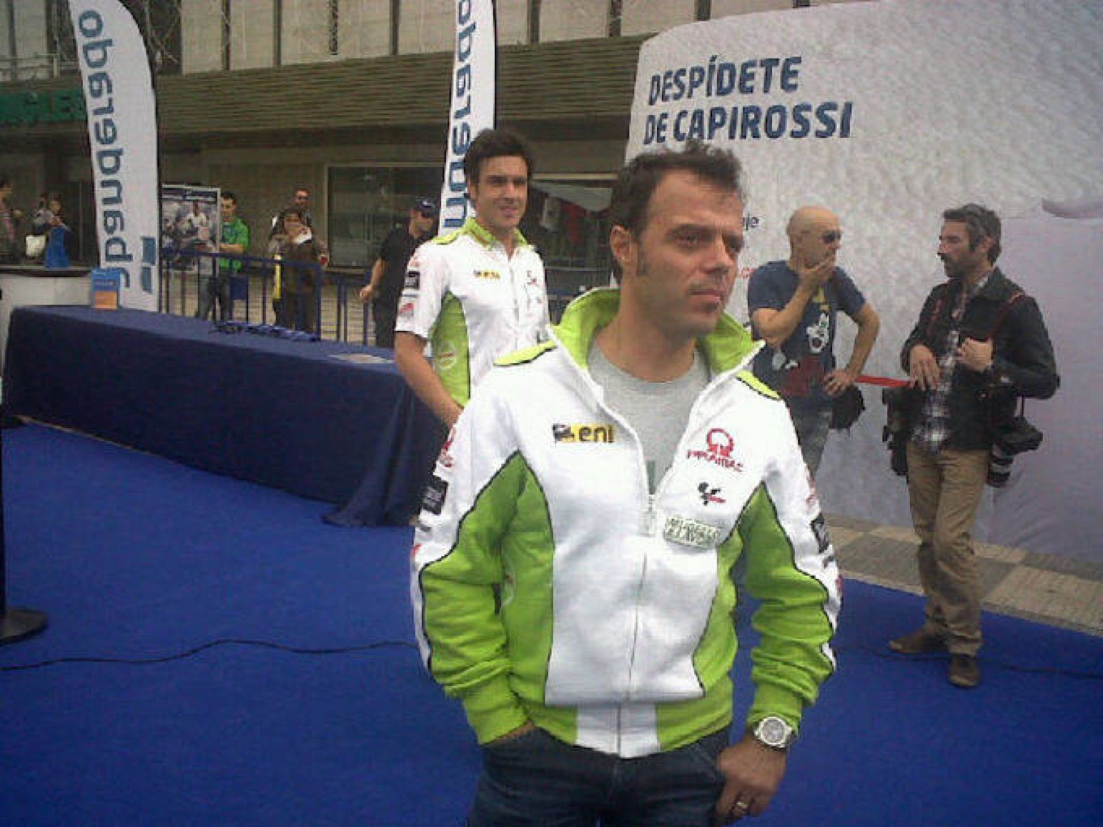 Loris Capirossi en el homenaje que los aficionados le han hecho en Valencia.