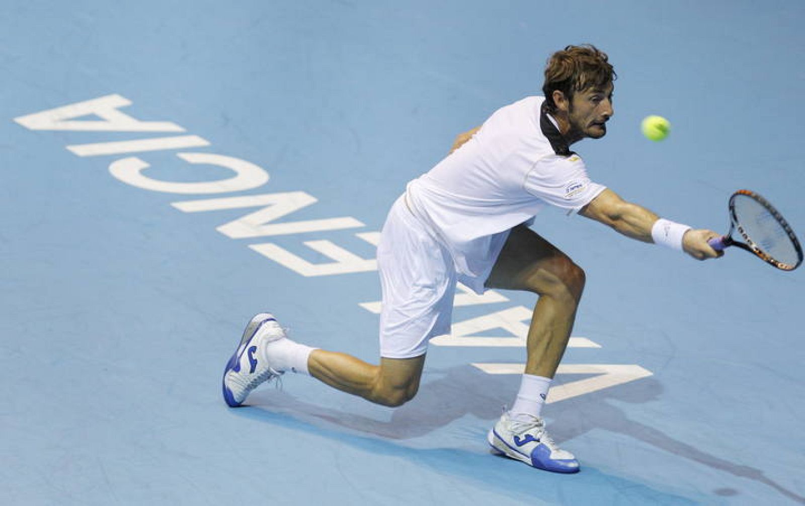 FERRERO JUEGA ANTE BOGOMOLOV