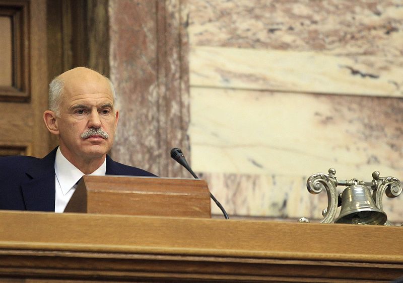 El primer ministro de Grecia, Yorgos Papandréu, ante el Parlamento griego