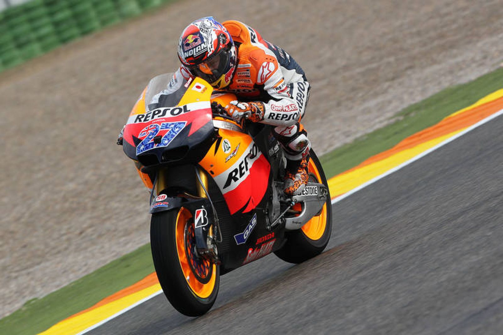 El australiano sumó su cuarta 'pole' consecutiva en Valencia.