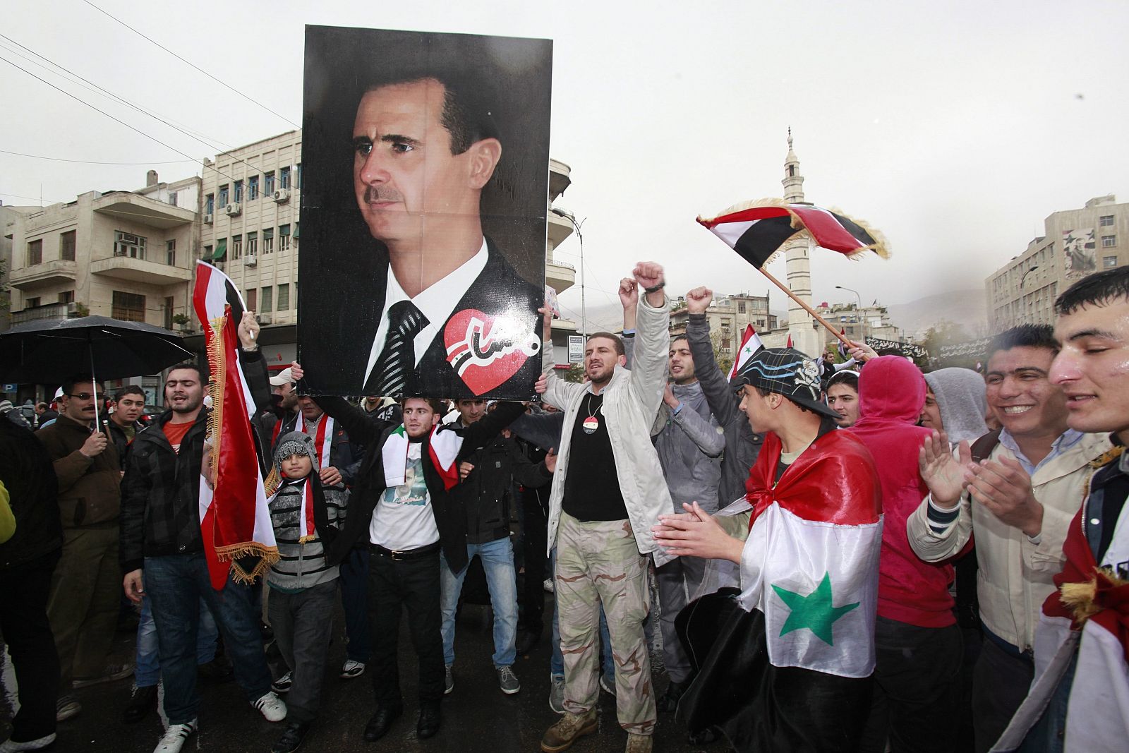 Simpatizantes del régimen de Bachar al Asad durante una manifestación este miércoles