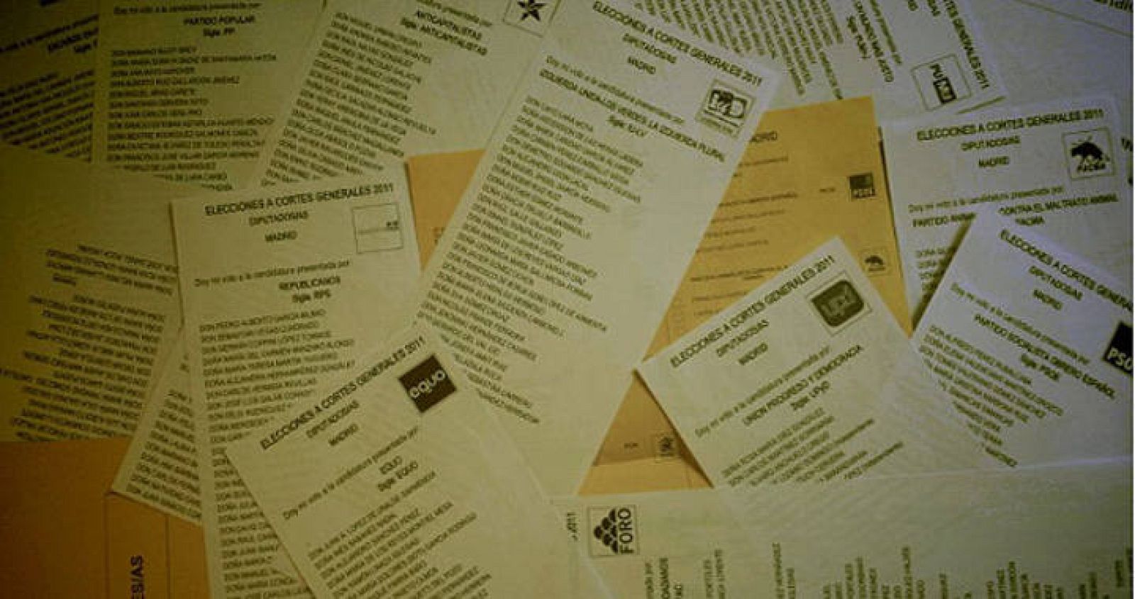 Las papeletas de Madrid son las únicas que dan el tratamiento de "Don / Doña" a los candidatos