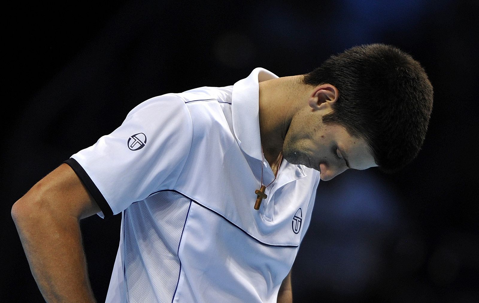 Novak Djokovic gesticula en un momento del partido