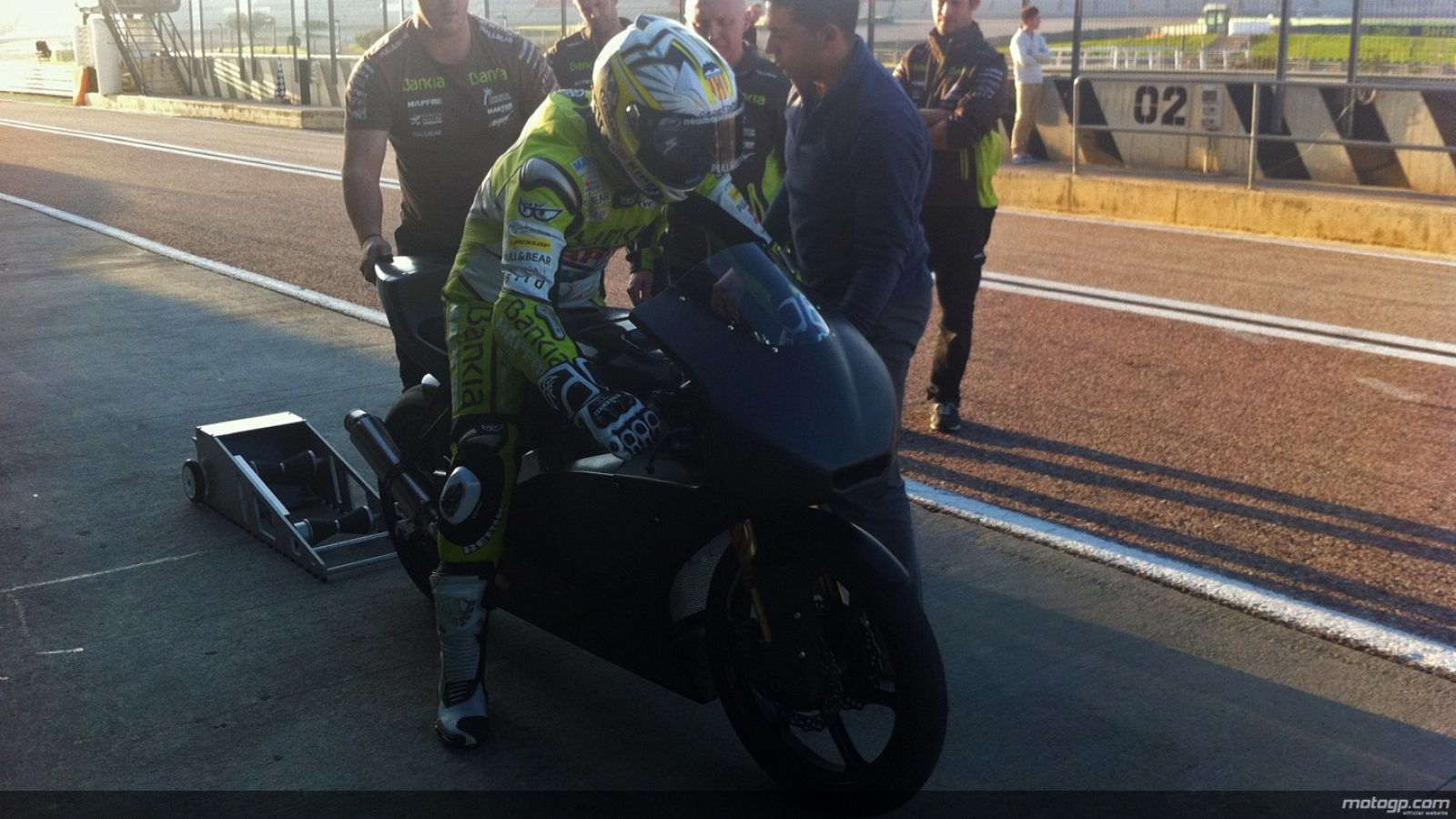 El veterano piloto ha sido el primero en probar la Moto3 del equipo Aspar.