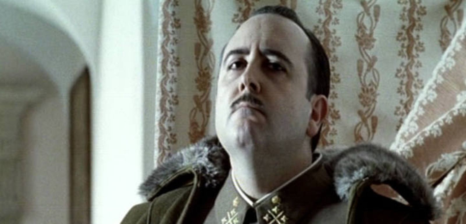  Carlos Areces interpreta a Francisco Franco