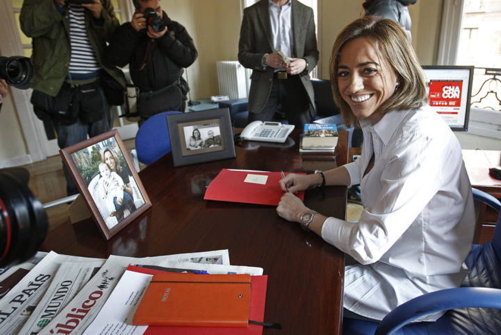 CARME CHACÓN PRESENTA SU CANDIDATURA
