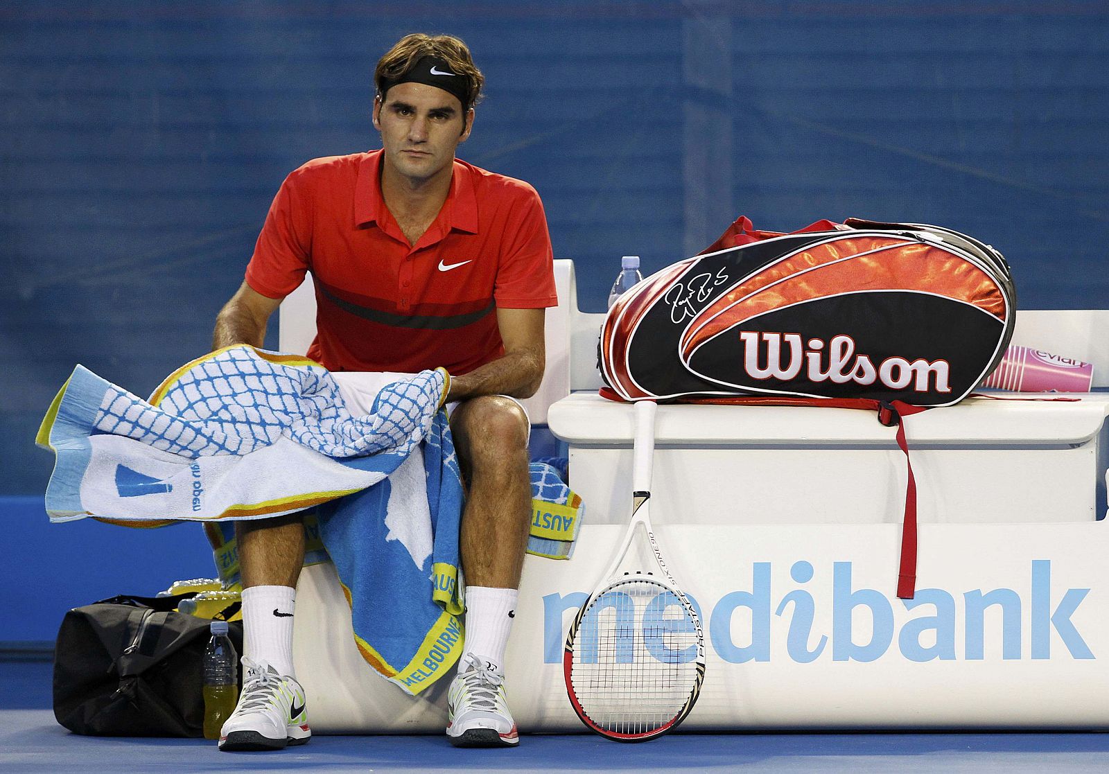 Federer, en un descanso de su partido debut en el Open de Australia.