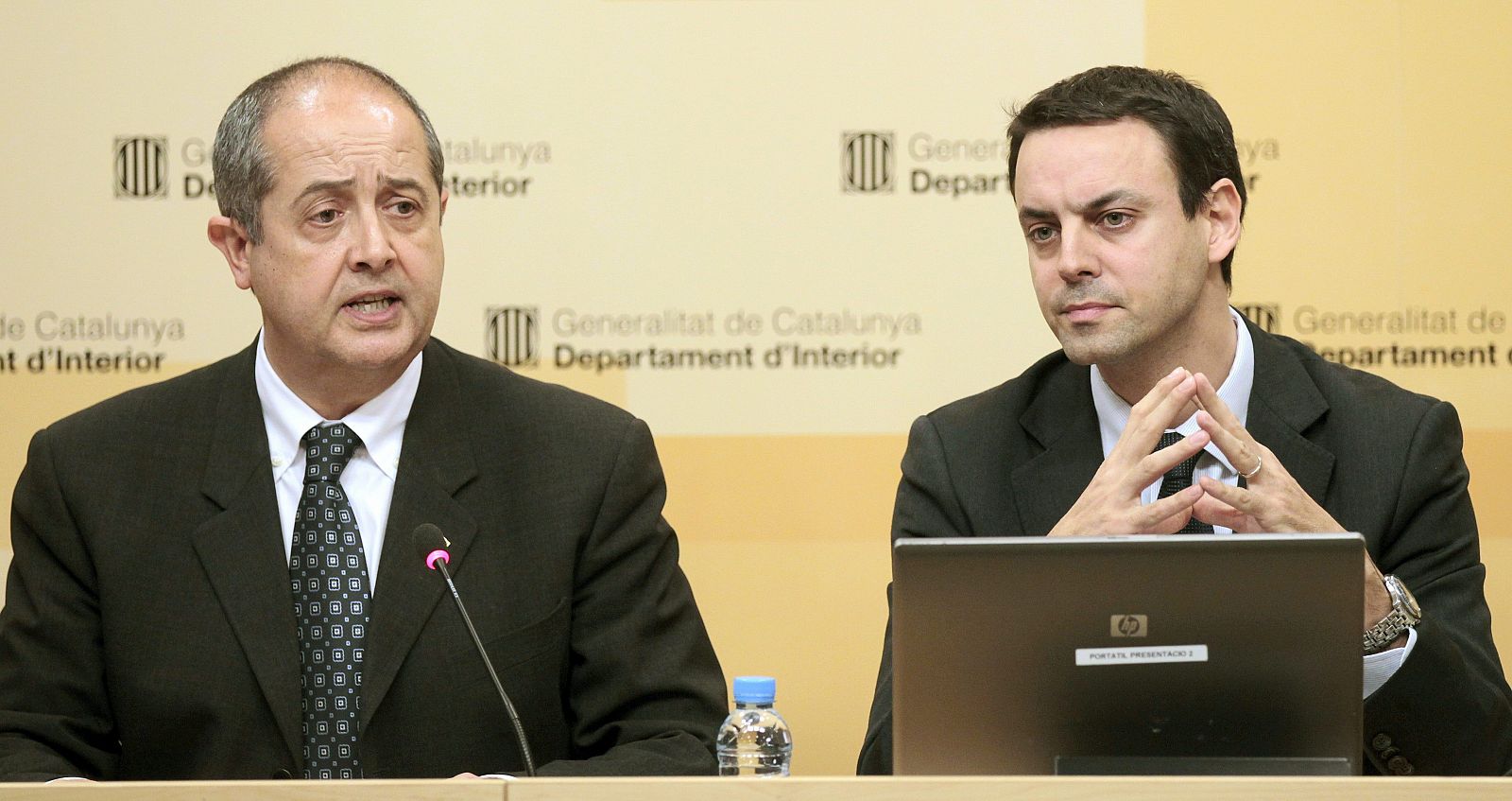 El conseller de Interior, Felip Puig, acompañado del director general de los Mossos d'Esquadra, Manel Prat.