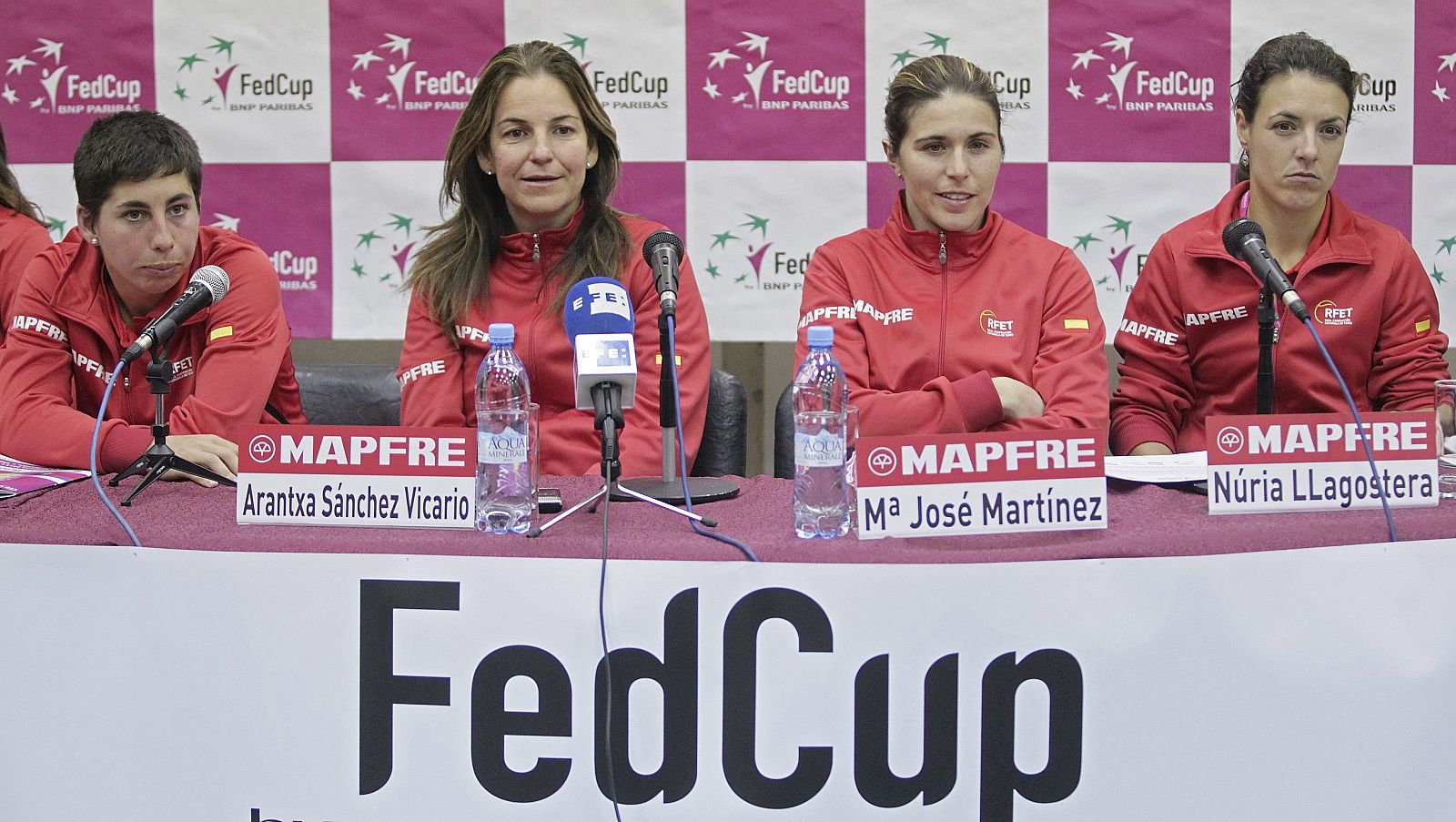 Rueda de prensa del equipo español capitaneado por Sánchez Vicario