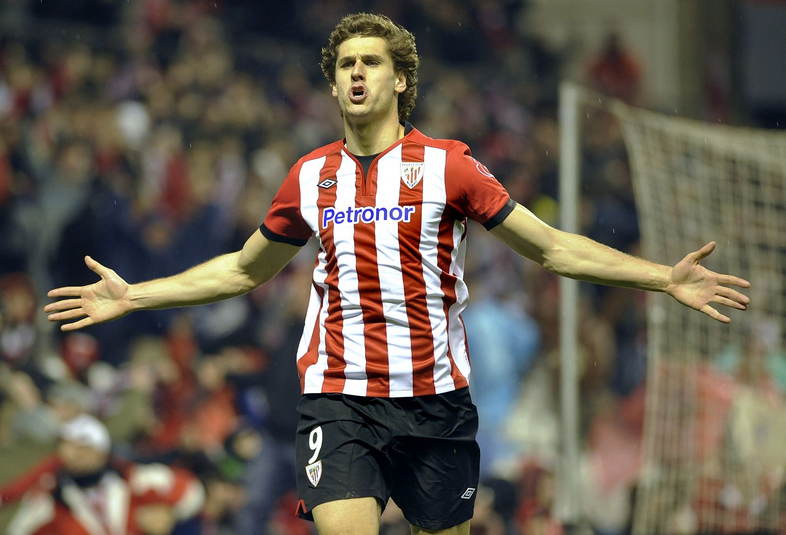 Fernando Llorente celebra uno de sus goles